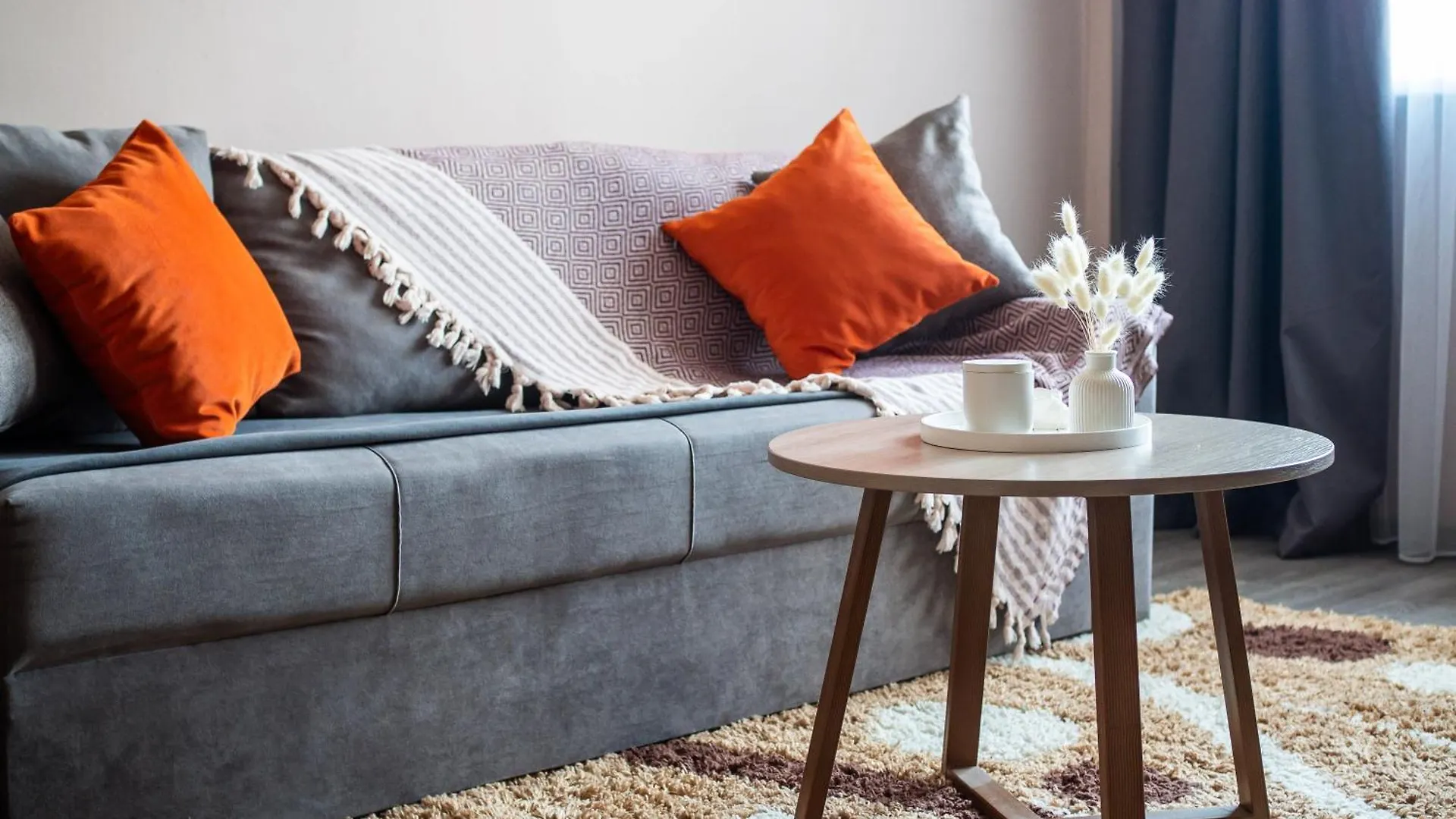 Central Park 2 Room Apartment Alma-Ata 0*,